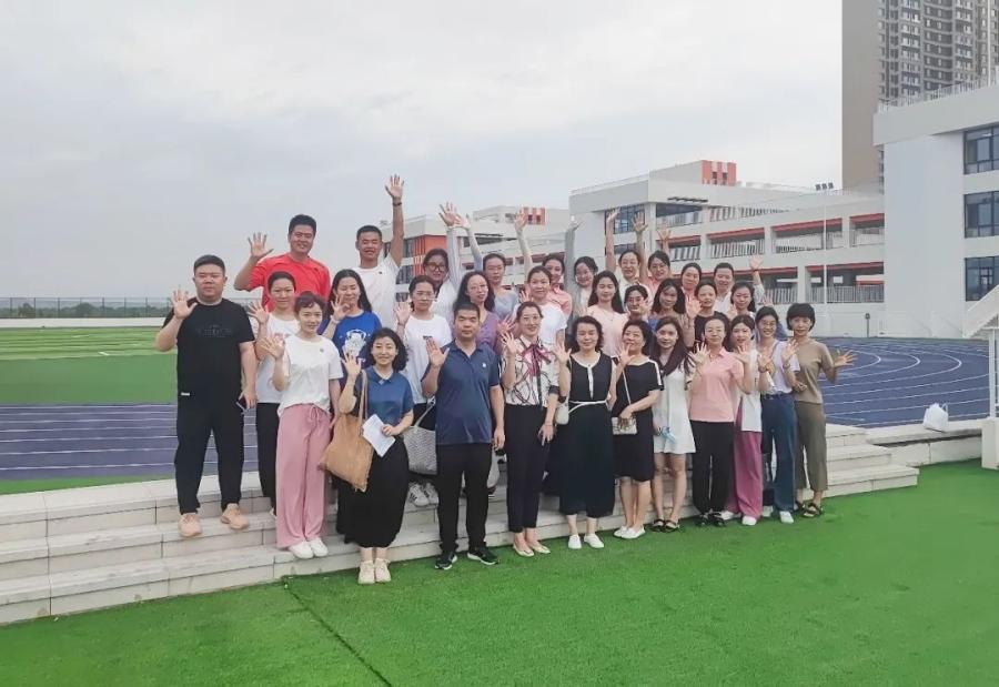草灘最新招聘，探尋小巷風(fēng)味，職場(chǎng)體驗(yàn)新篇章