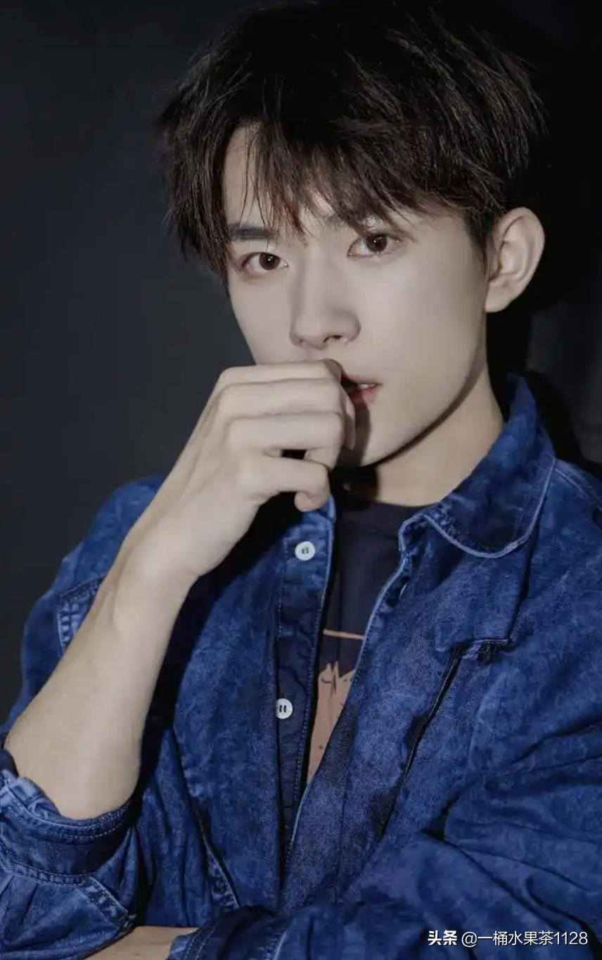 男明星名字與自然美景的心靈之旅