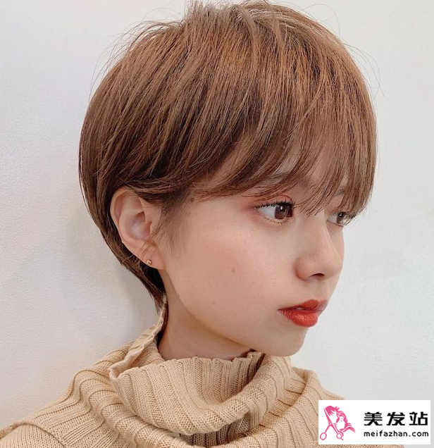 最新款短發(fā)發(fā)型女，小巷深處的時尚靈感與秘密圖片分享